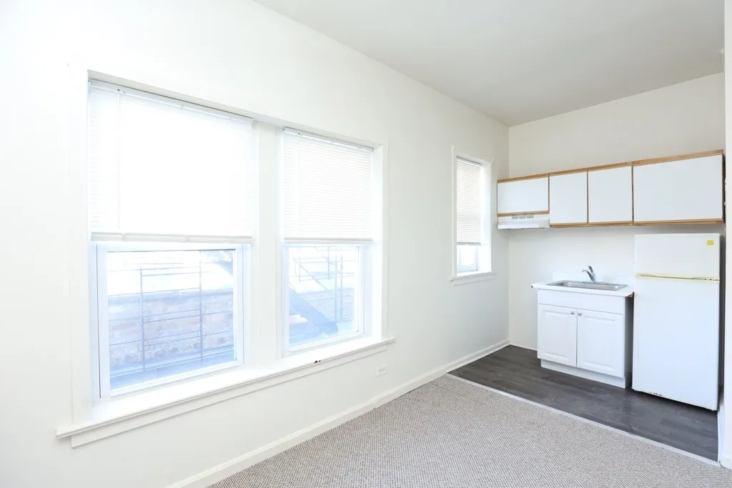 3957 W Irving Park Rd, ,  60641, USA 60618-unit#206-Chicago-IL