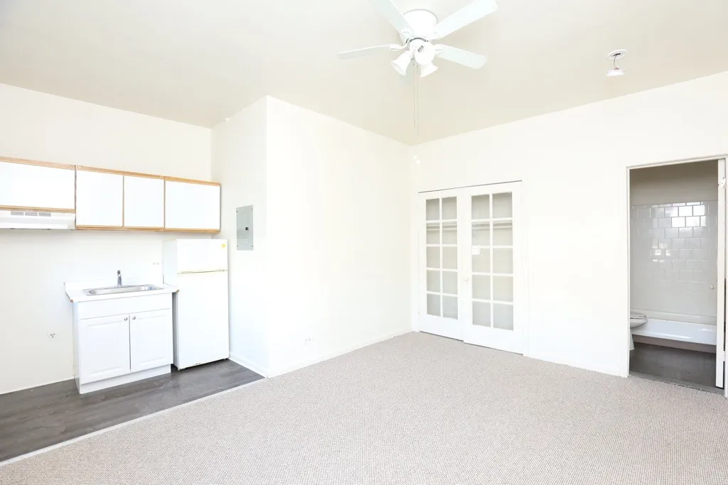 3957 W Irving Park Rd, ,  60641, USA 60618-unit#206-Chicago-IL