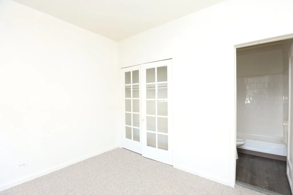 3957 W Irving Park Rd, ,  60641, USA 60618-unit#206-Chicago-IL