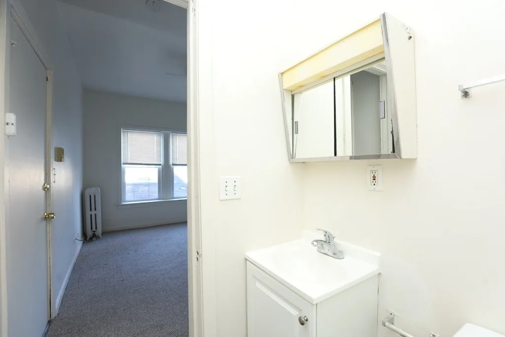 3957 W Irving Park Rd, ,  60641, USA 60618-unit#206-Chicago-IL