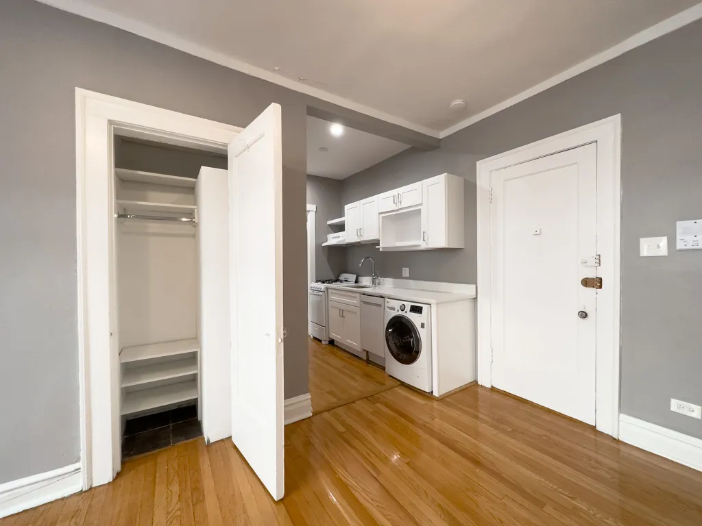 441 W Melrose St, ,  60657, USA 60657-unit#2B-Chicago-IL