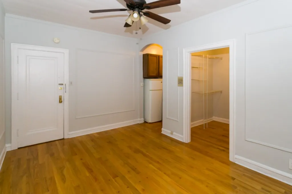 2827 N Burling St, ,  60657, USA 60657-unit#208-Chicago-IL