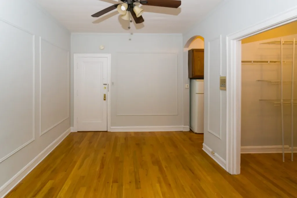 2827 N Burling St, ,  60657, USA 60657-unit#208-Chicago-IL