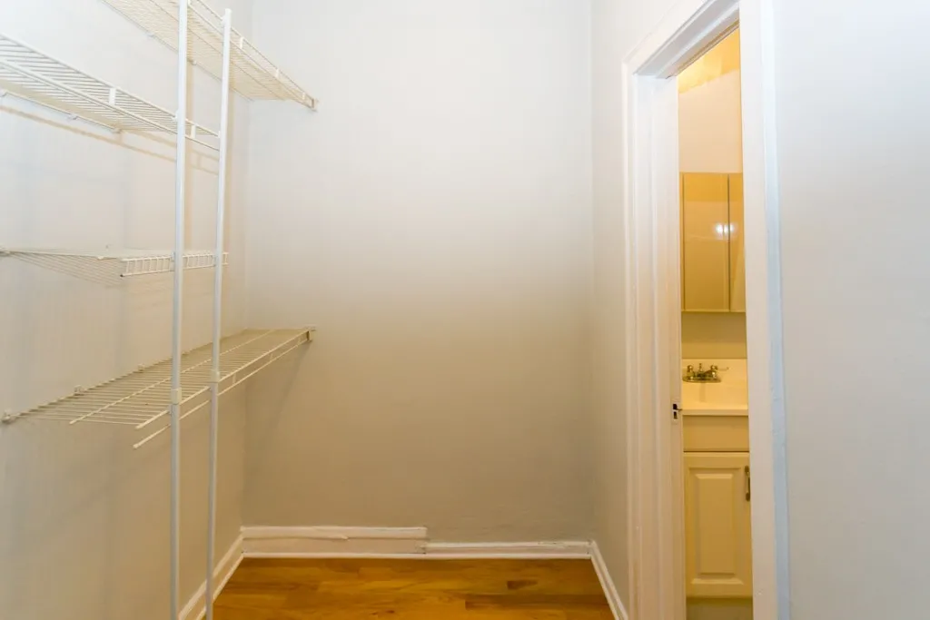 2827 N Burling St, ,  60657, USA 60657-unit#208-Chicago-IL