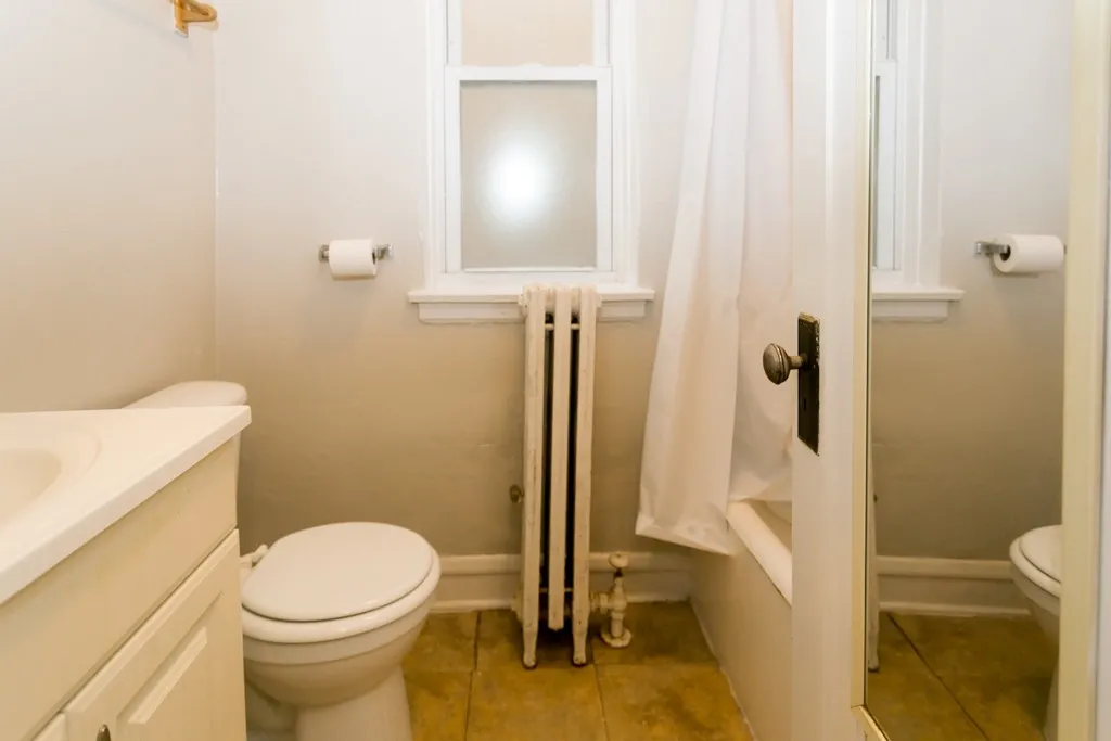 2827 N Burling St, ,  60657, USA 60657-unit#208-Chicago-IL