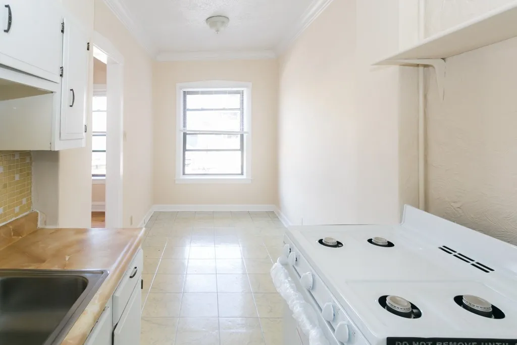 2244 W Wilson Ave, , 60625, USA 60625-unit#211-Chicago-IL