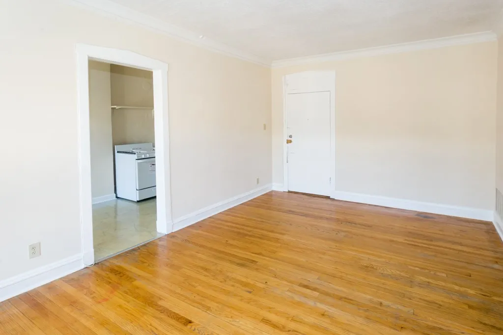 2244 W Wilson Ave, , 60625, USA 60625-unit#211-Chicago-IL