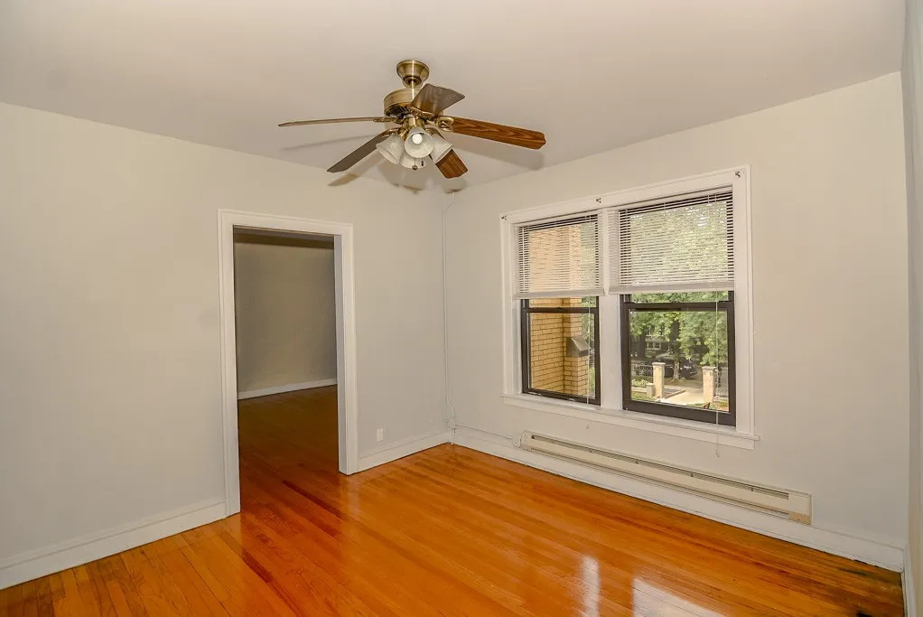 1121 W Oakdale Ave, ,  60657, USA 60657-unit#2A-Chicago-IL