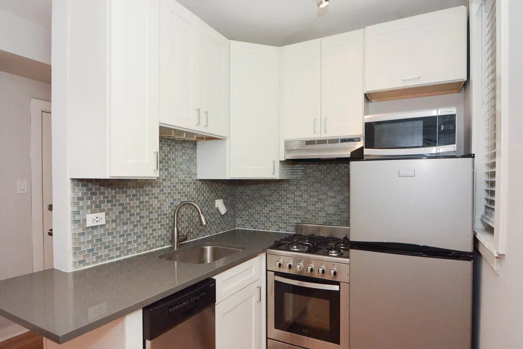 511 W Belmont Ave, ,  60657, USA 60657-unit#5-Chicago-IL