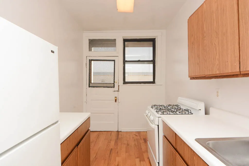 813 W Waveland Ave, , 60613, USA 60613-unit#2S-Chicago-IL