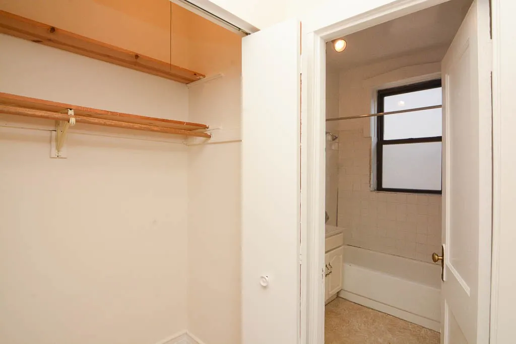 813 W Waveland Ave, , 60613, USA 60613-unit#2S-Chicago-IL