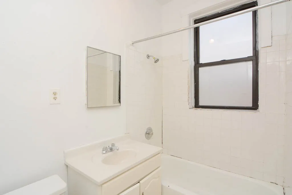 813 W Waveland Ave, , 60613, USA 60613-unit#2S-Chicago-IL