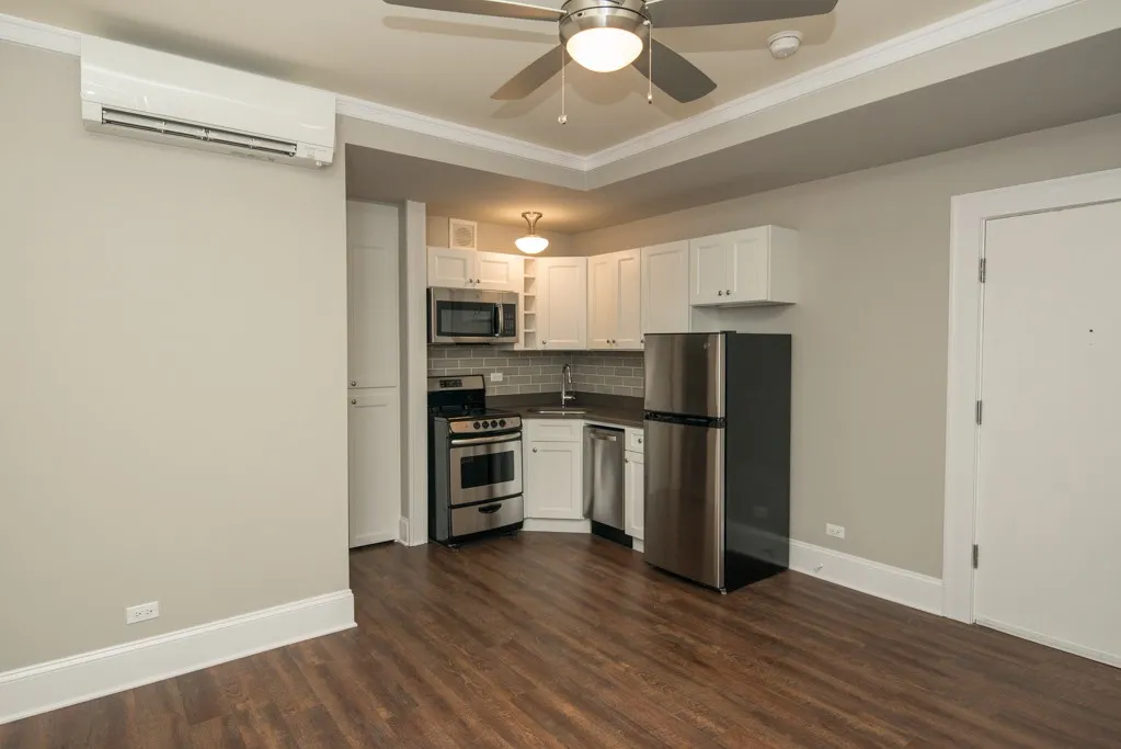 817 W Lakeside Pl, , 60640, USA 60640-unit#204-Chicago-IL