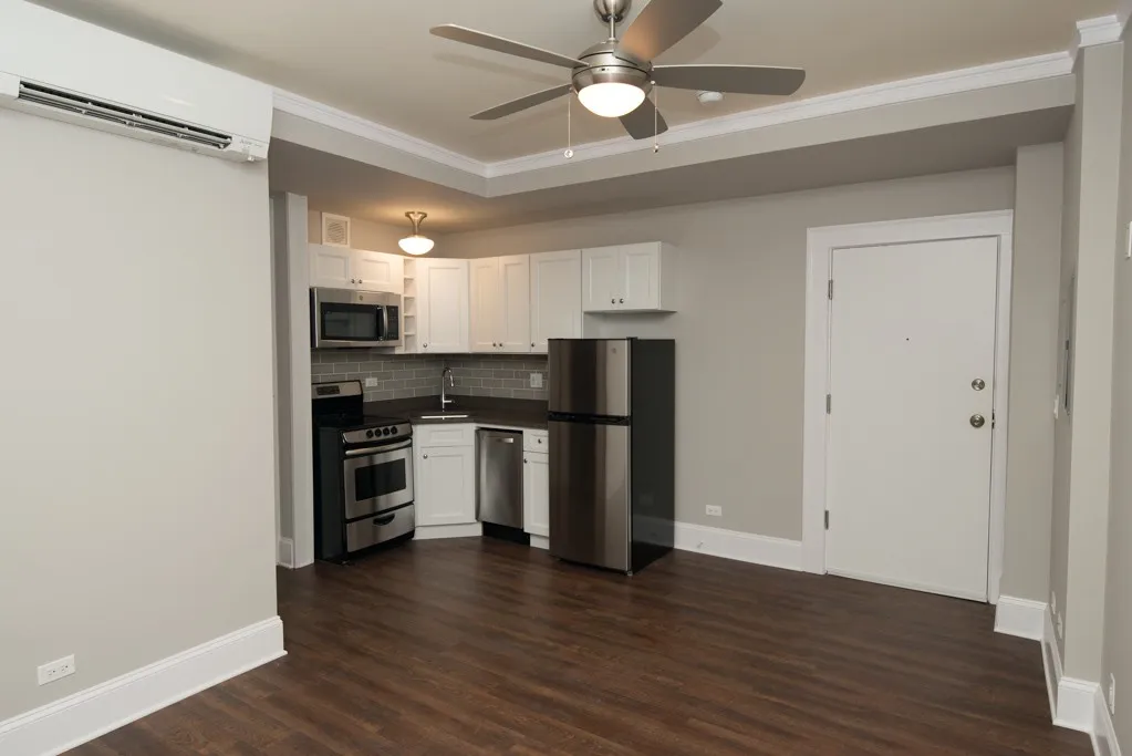 817 W Lakeside Pl, , 60640, USA 60640-unit#204-Chicago-IL