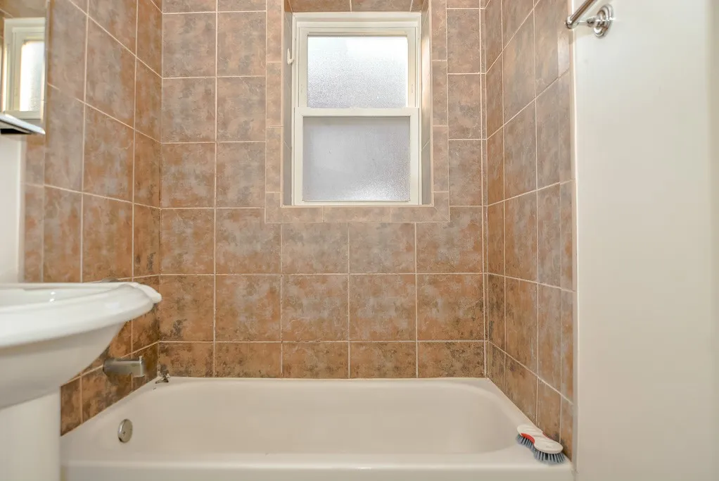 3254 N Clifton Ave, , 60657, USA 60657-unit#2W-Chicago-IL