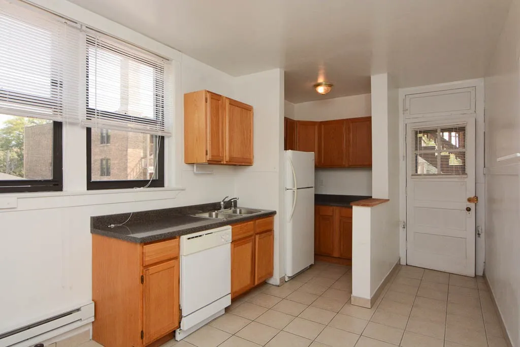 1117 W Oakdale Ave, ,  60657, USA 60657-unit#2B-Chicago-IL