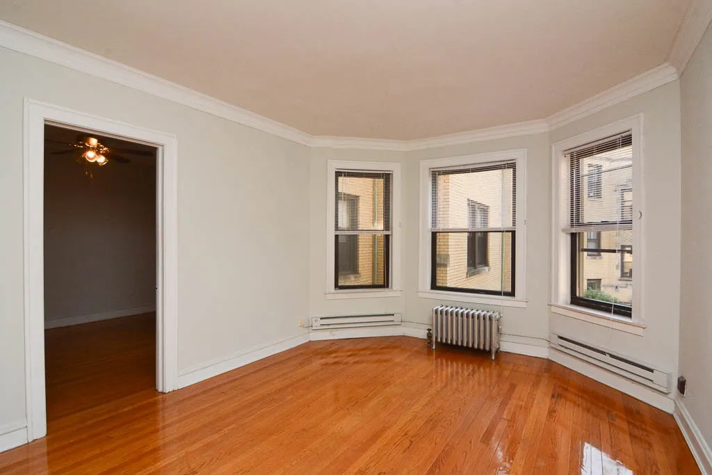 1117 W Oakdale Ave, ,  60657, USA 60657-unit#2B-Chicago-IL