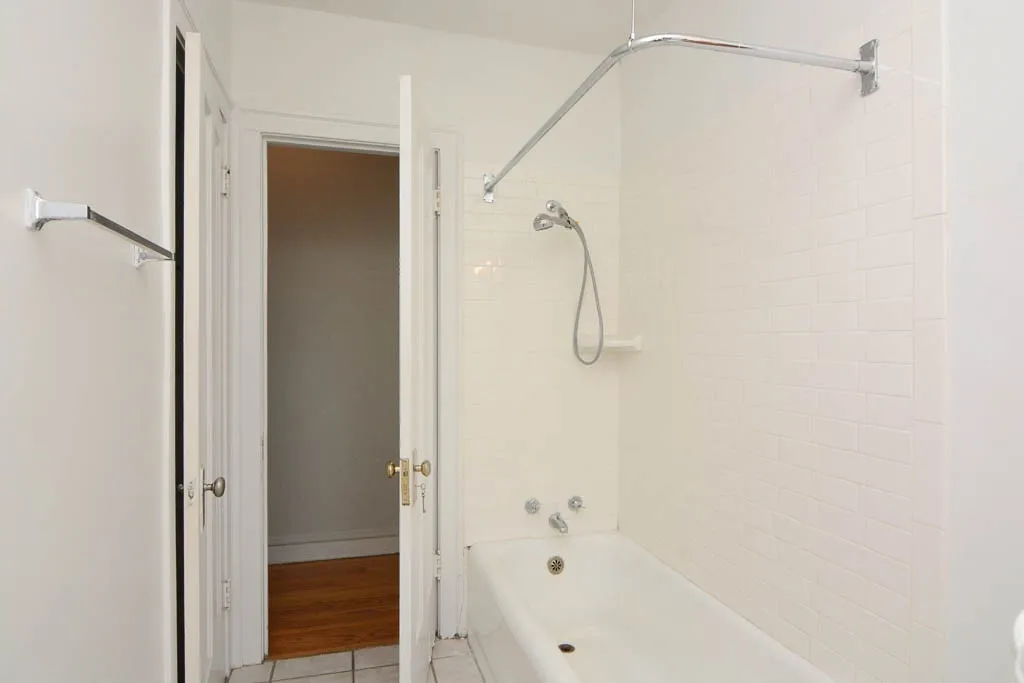 1117 W Oakdale Ave, , 60657, USA 60657-unit#2B-Chicago-IL