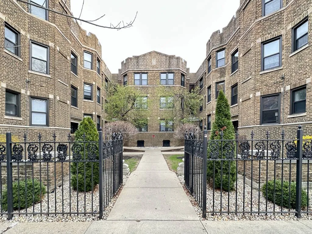 639 W Cornelia Ave, , 60657, USA 60657-unit#2S-Chicago-IL