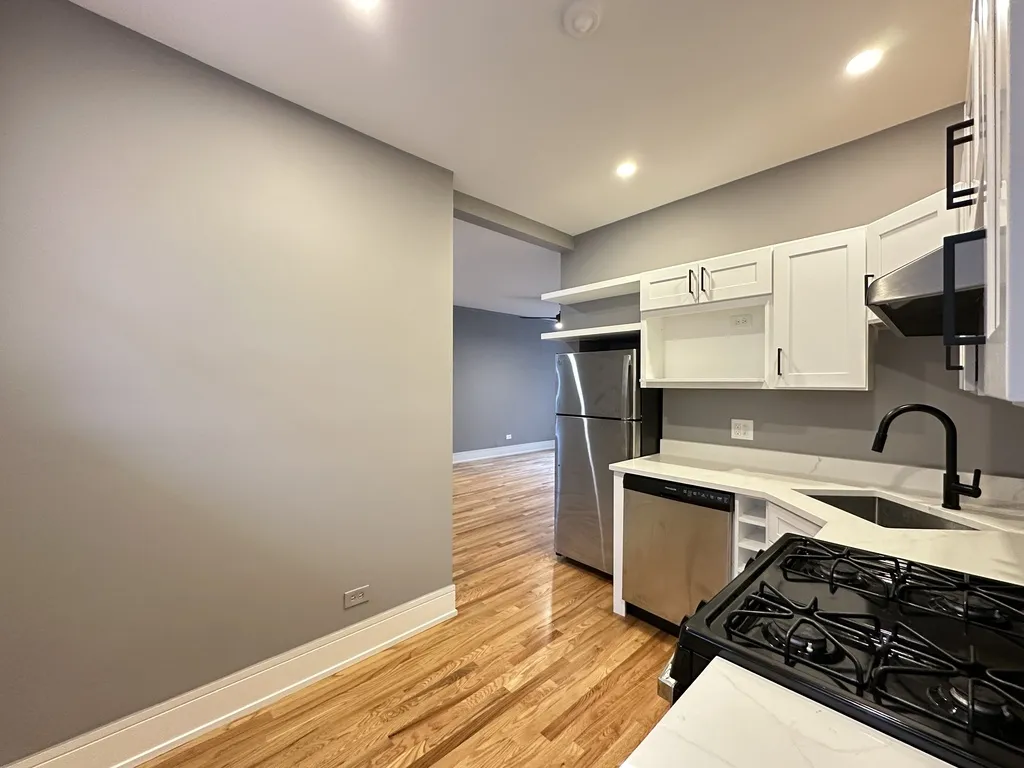 639 W Cornelia Ave, , 60657, USA 60657-unit#2S-Chicago-IL