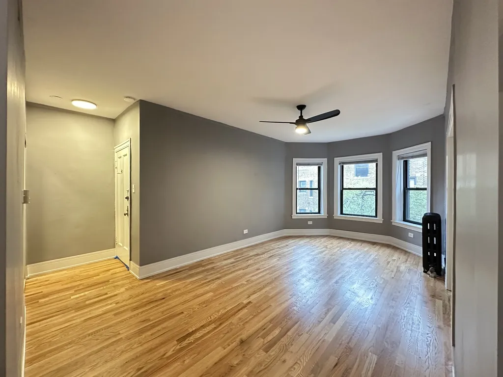 639 W Cornelia Ave, , 60657, USA 60657-unit#2S-Chicago-IL