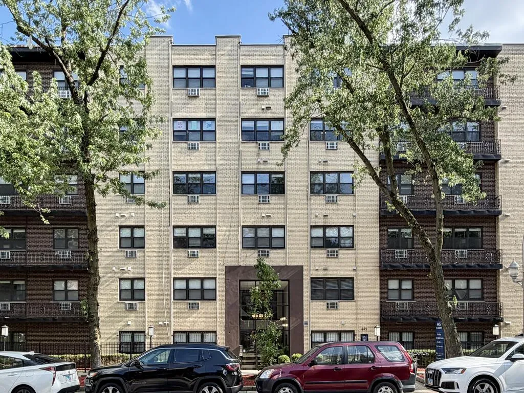 445 W Barry Ave, , 60657, USA 60657-unit#330-Chicago-IL
