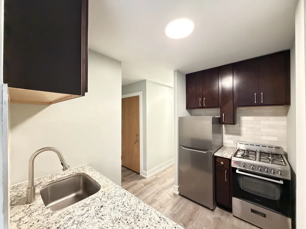 445 W Barry Ave, , 60657, USA 60657-unit#330-Chicago-IL