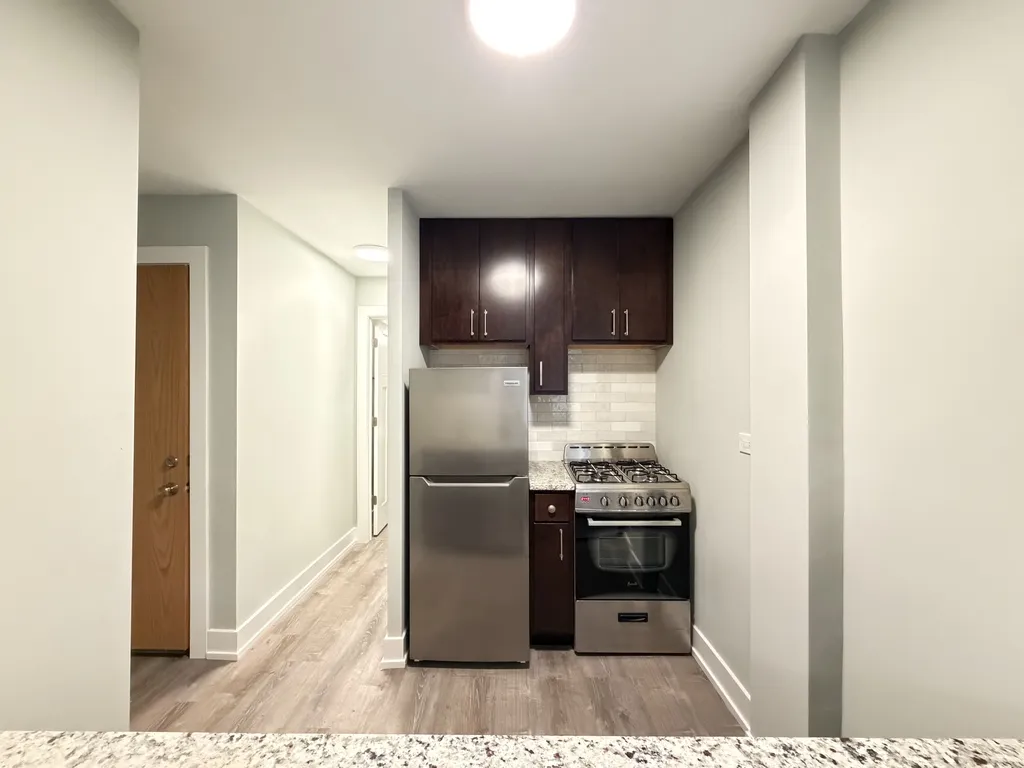 445 W Barry Ave, , 60657, USA 60657-unit#330-Chicago-IL