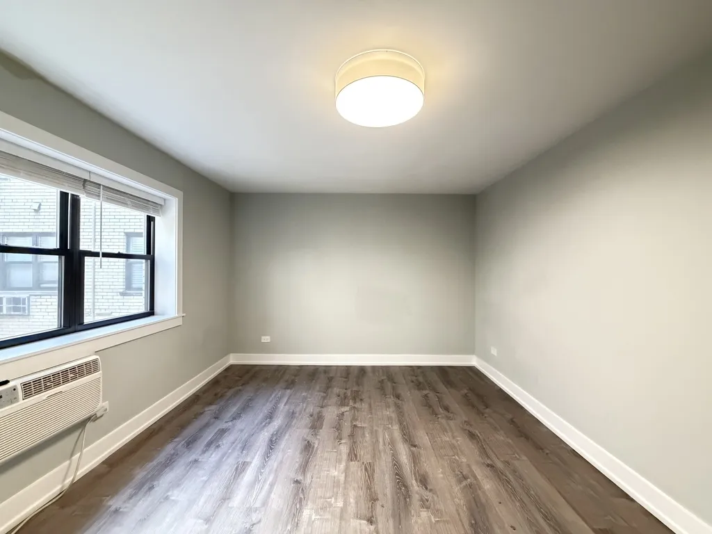 445 W Barry Ave, , 60657, USA 60657-unit#330-Chicago-IL