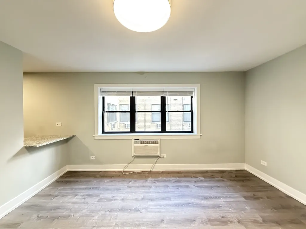 445 W Barry Ave, , 60657, USA 60657-unit#330-Chicago-IL