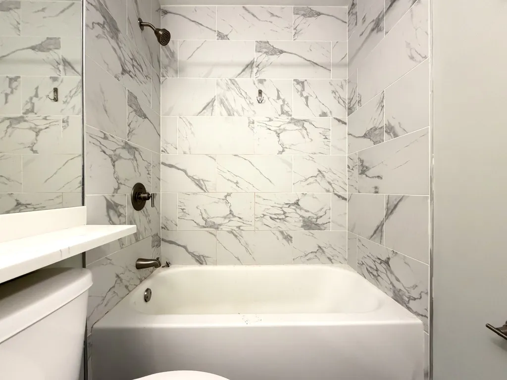 445 W Barry Ave, , 60657, USA 60657-unit#330-Chicago-IL