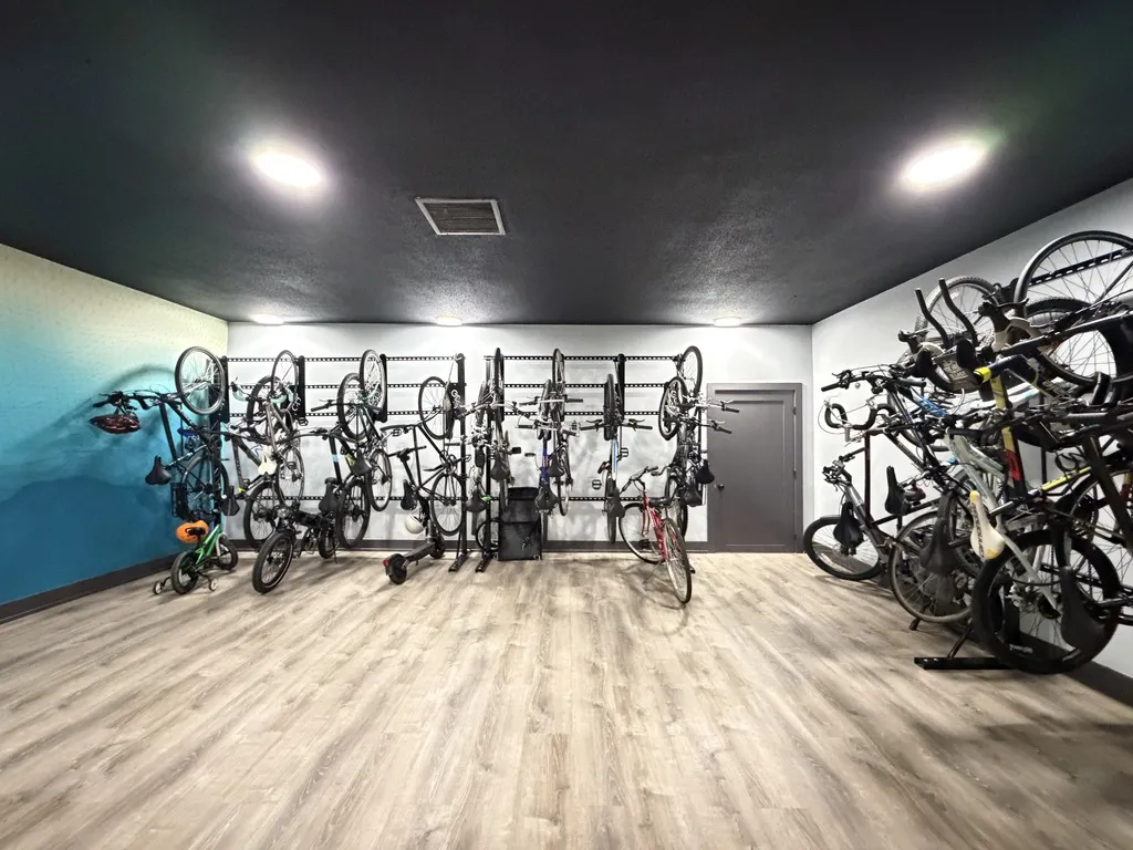 445 W Barry Ave, , 60657, USA 60657-unit#330-Chicago-IL