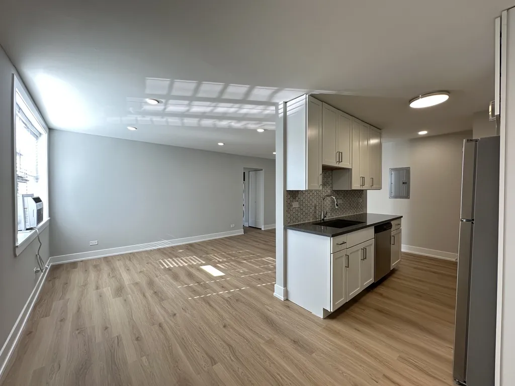 530 W Aldine Ave, ,  60657, USA 60657-unit#412-Chicago-IL