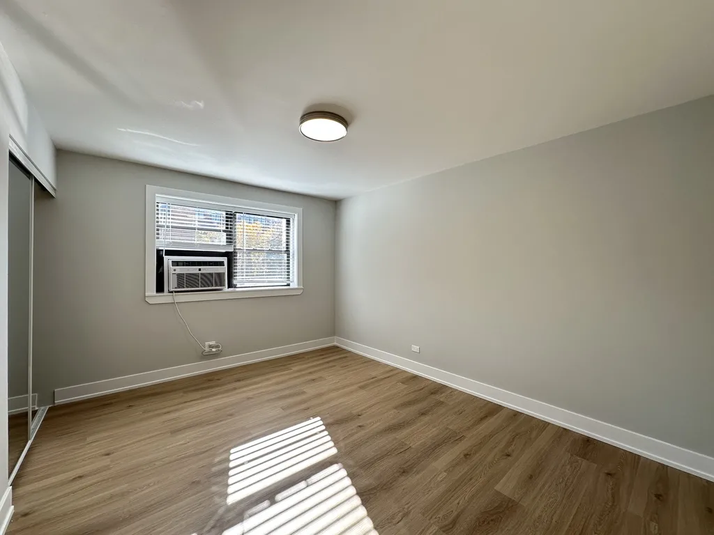 530 W Aldine Ave, ,  60657, USA 60657-unit#412-Chicago-IL