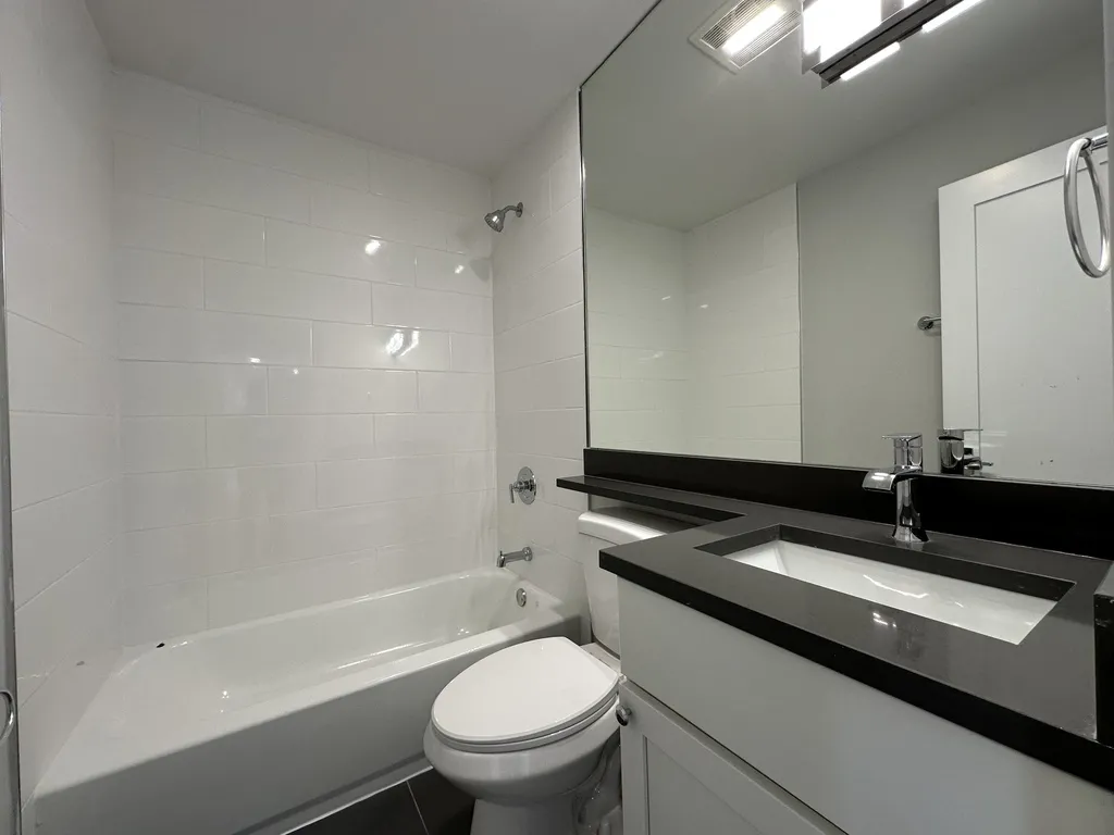 530 W Aldine Ave, ,  60657, USA 60657-unit#412-Chicago-IL