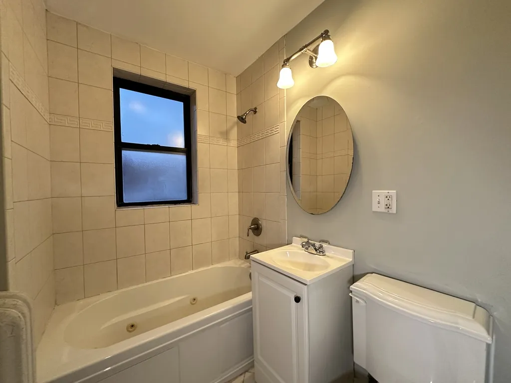 744 W Addison St, , 60613, USA 60613-unit#1S-Chicago-IL