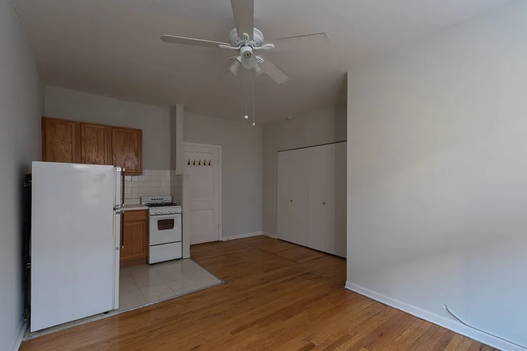 1050 W George St, , 60657, USA 60657-unit#205-Chicago-IL