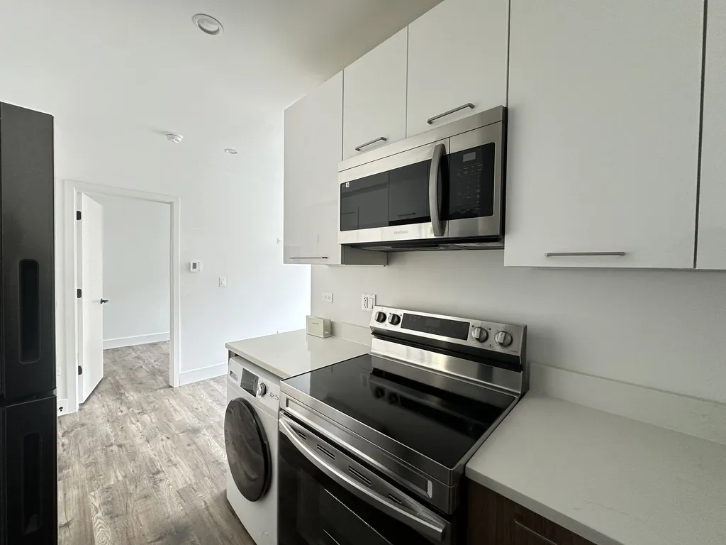 941 W Carmen Ave, ,  60640, USA 60640-unit#103-Chicago-IL