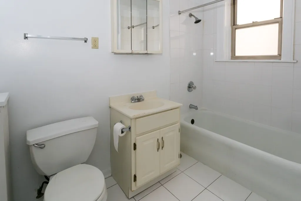 2438 W Rosemont Ave, , 60659, USA 60659-unit#NE1-Chicago-IL