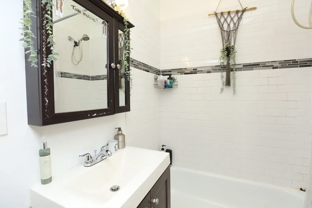 648 W Roscoe St, , 60657, USA 60657-unit#GD-Chicago-IL