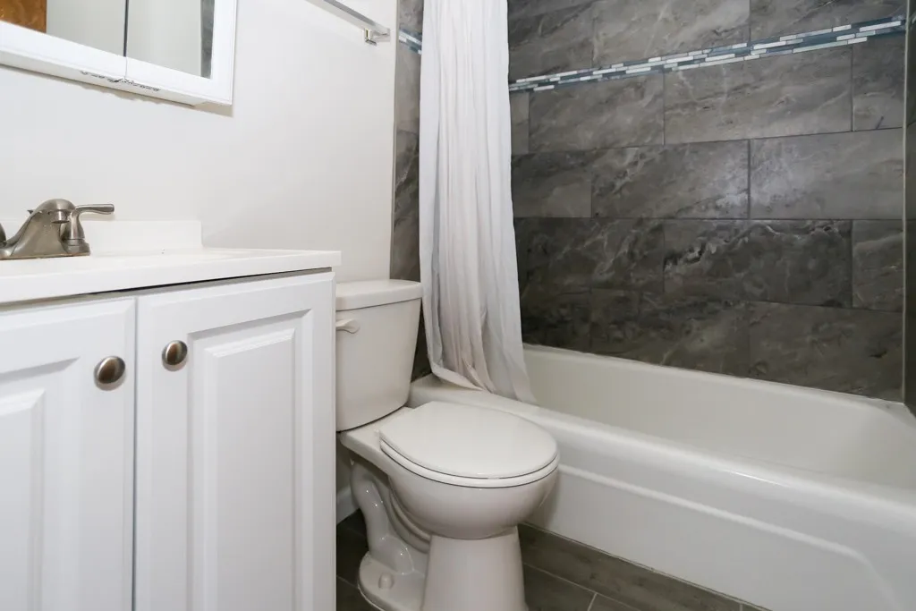 1040 W Hollywood Ave, , 60660, USA 60660-unit#310-Chicago-IL