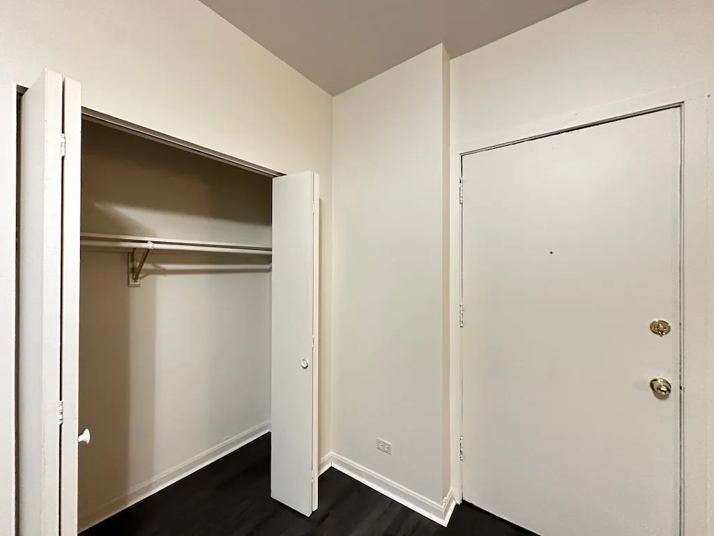 3957 W Irving Park Rd, , 60618, USA 60618-unit#309-Chicago-IL