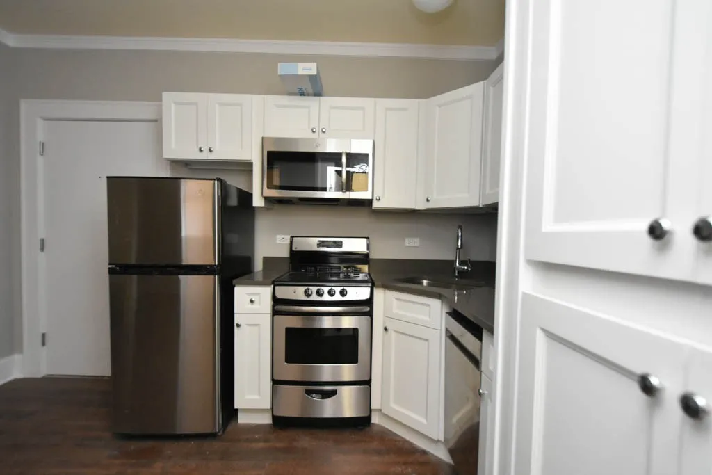817 W Lakeside Pl, ,  60640, USA 60640-unit#106-Chicago-IL