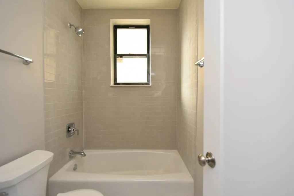 817 W Lakeside Pl, ,  60640, USA 60640-unit#106-Chicago-IL