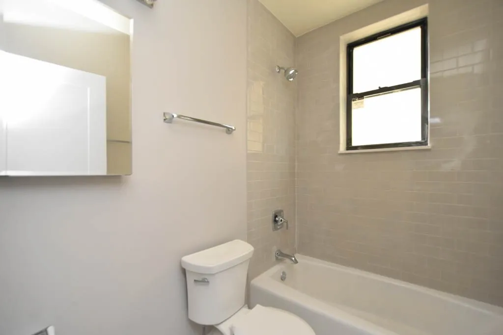 817 W Lakeside Pl, ,  60640, USA 60640-unit#106-Chicago-IL