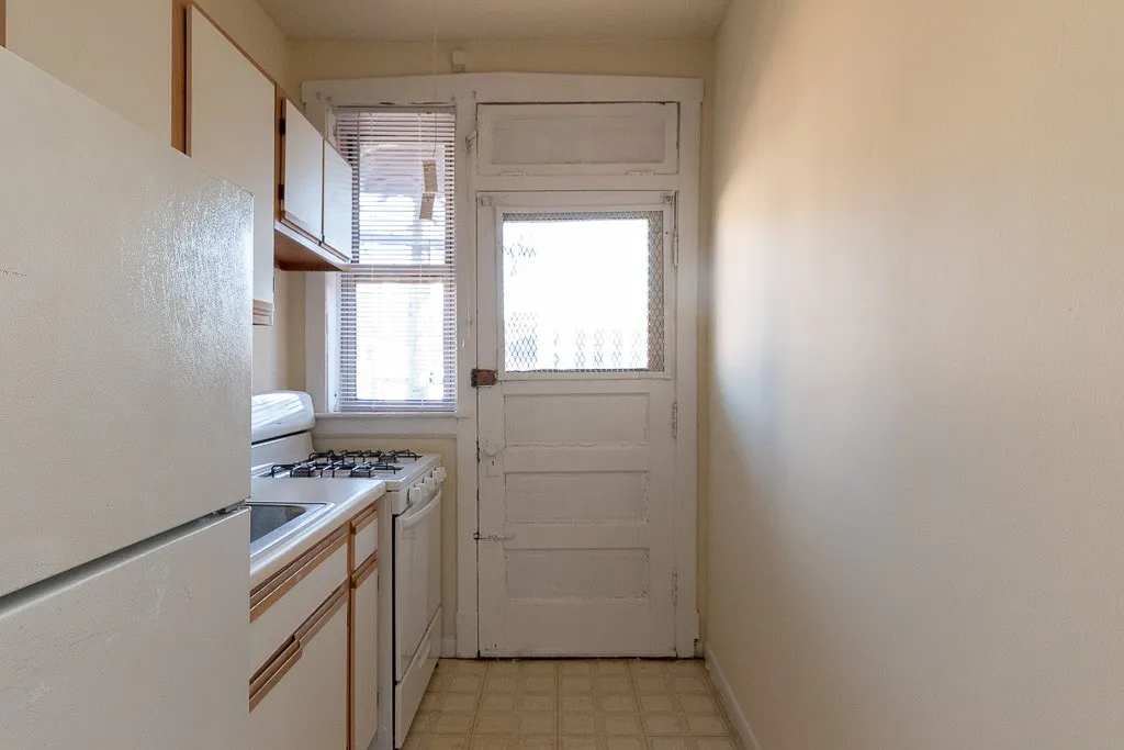 620 W Barry Ave, , 60657, USA 60657-unit#3N-Chicago-IL