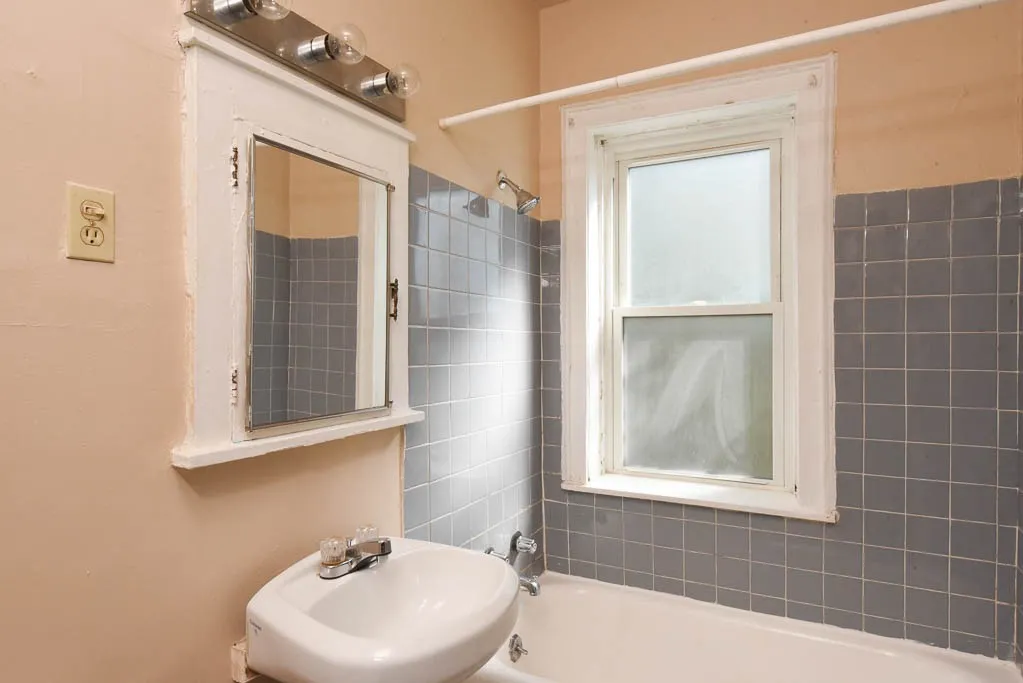 1211 W Elmdale Ave, , 60660, USA 60626-unit#2F-Chicago-IL