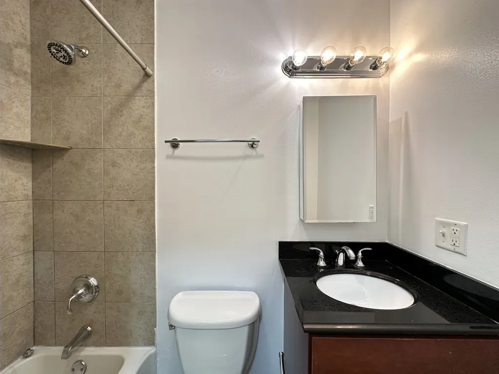 625 W Wrightwood Ave, ,  60614, USA 60614-unit#311-Chicago-IL