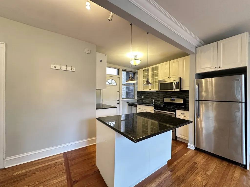 540 W Surf St, ,  60657, USA 60657-unit#3S-Chicago-IL