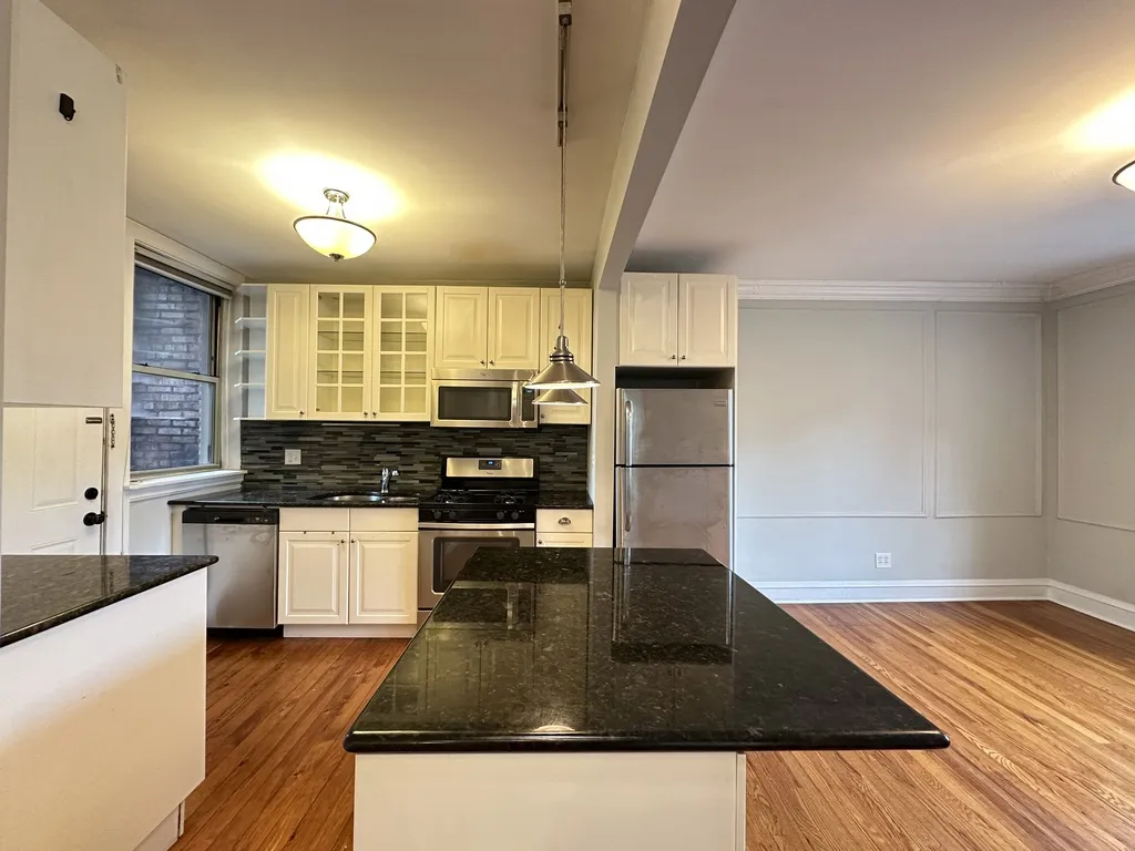 540 W Surf St, ,  60657, USA 60657-unit#3S-Chicago-IL